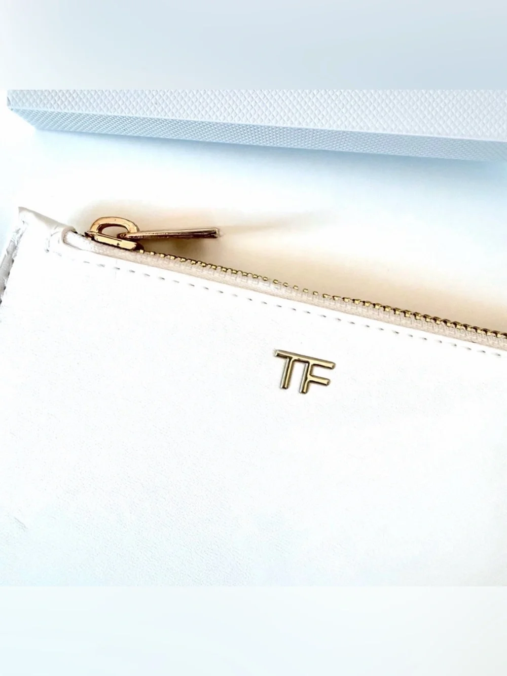 Tom‎ Ford Beauty White Zip Pouch with Gift Box